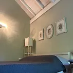Mary's Corner בית נופש לימנריה