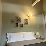 Mary's Corner * לימנריה